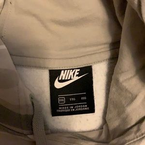 I’m selling my Nike hoodie XXL like new